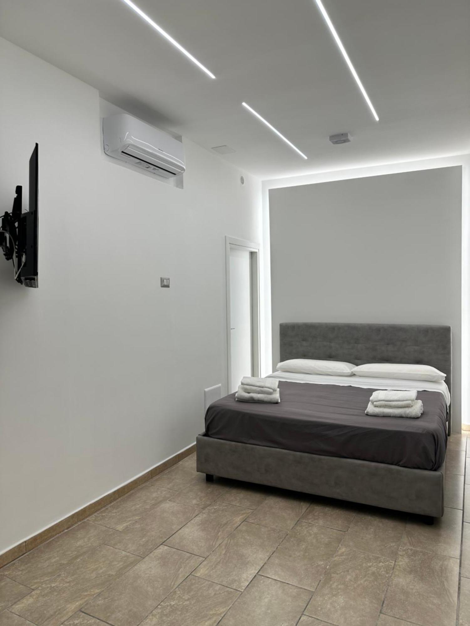 Don Michele Apartment เนเปิลส์ ภายนอก รูปภาพ